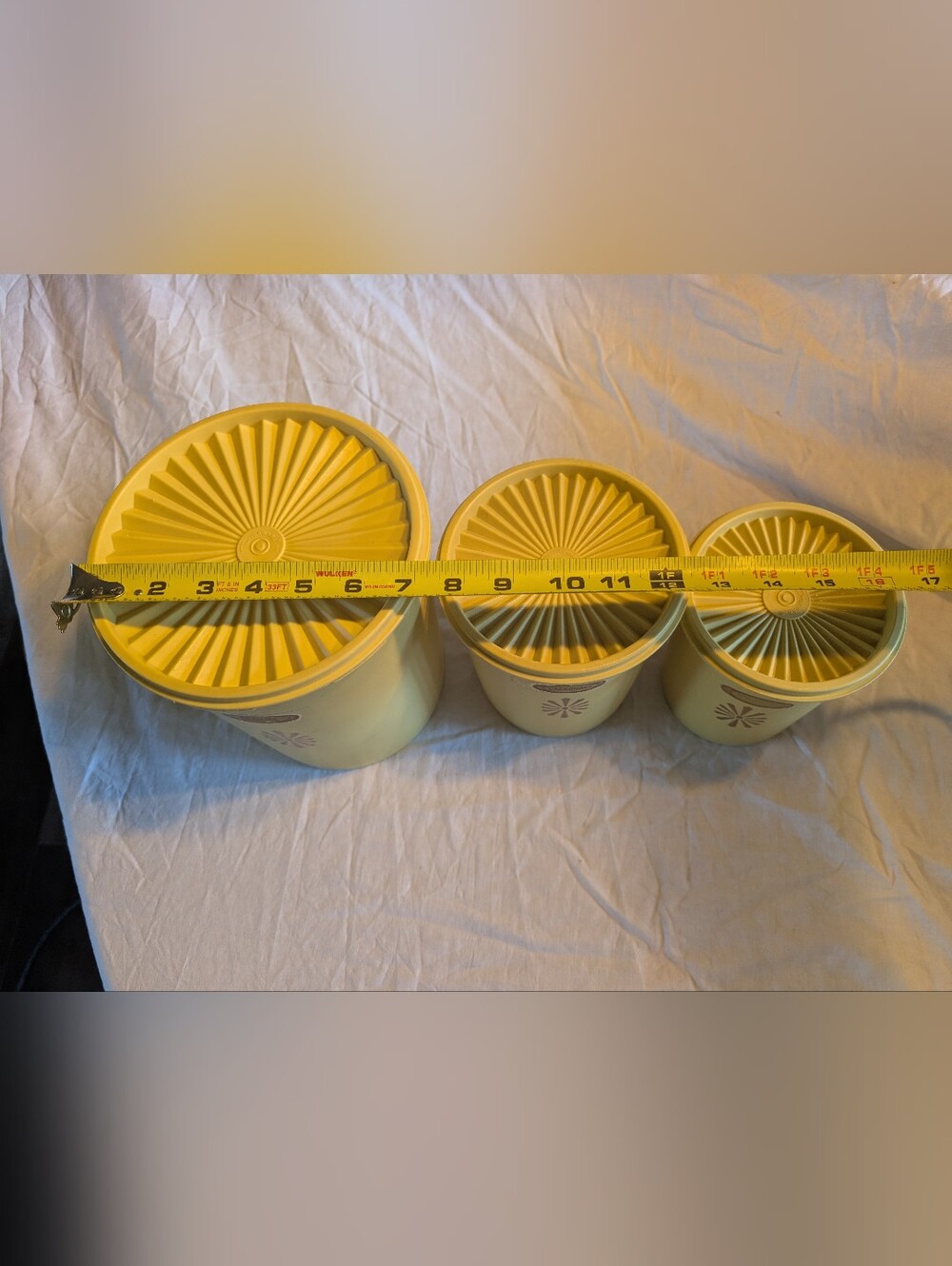2/100$ Tupperware Yellow Retro Canister Trio - Picture 10 of 10